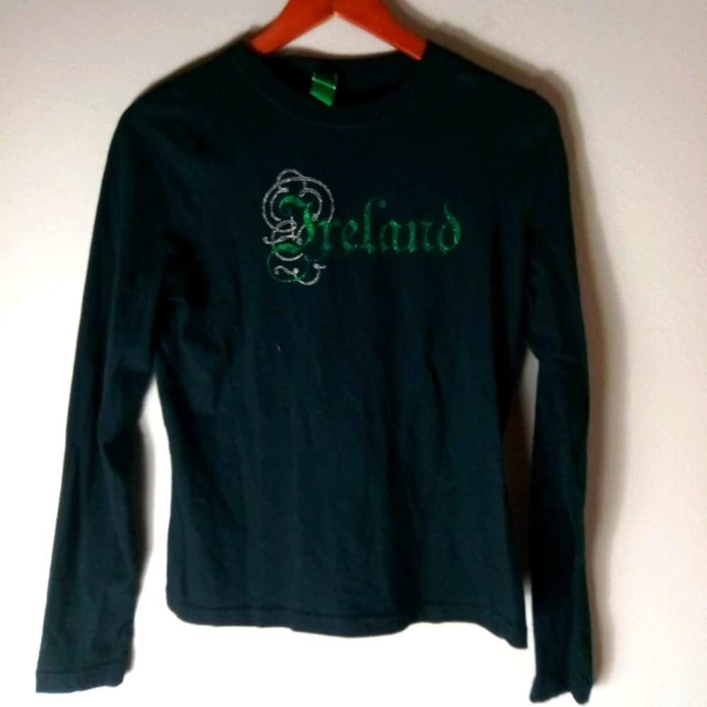 Ireland M Black Green Long Sleeved Top